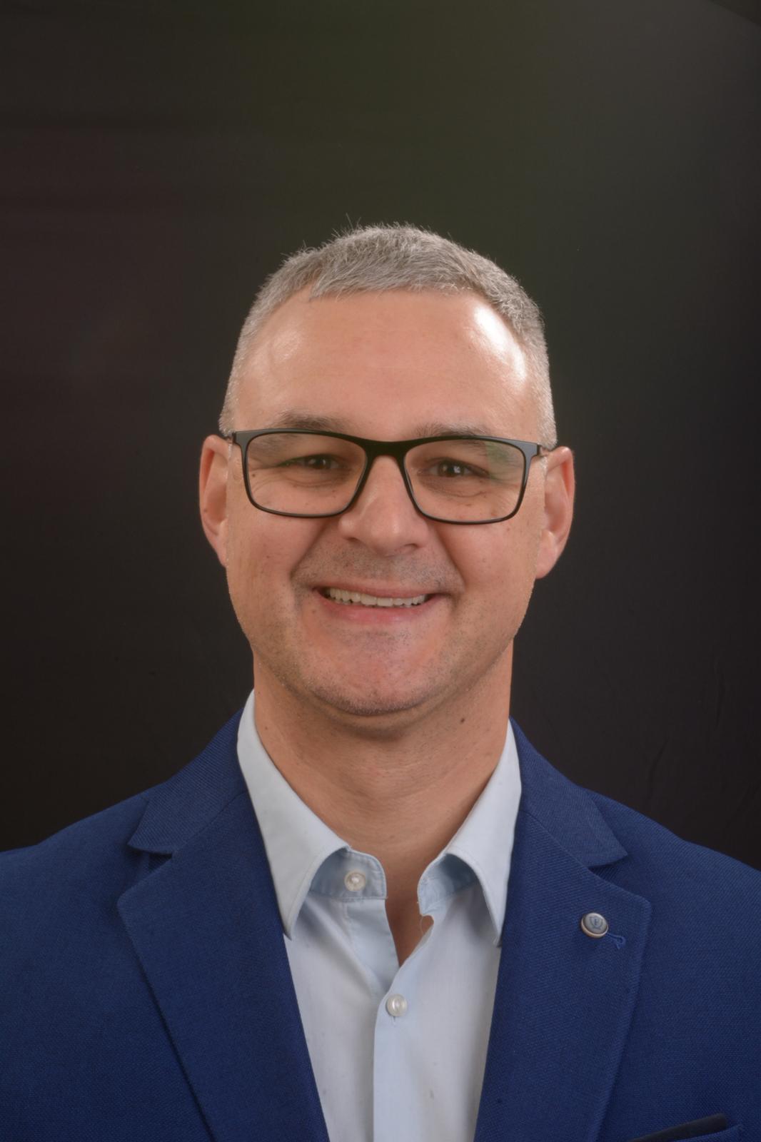 Dr Christian Samoila